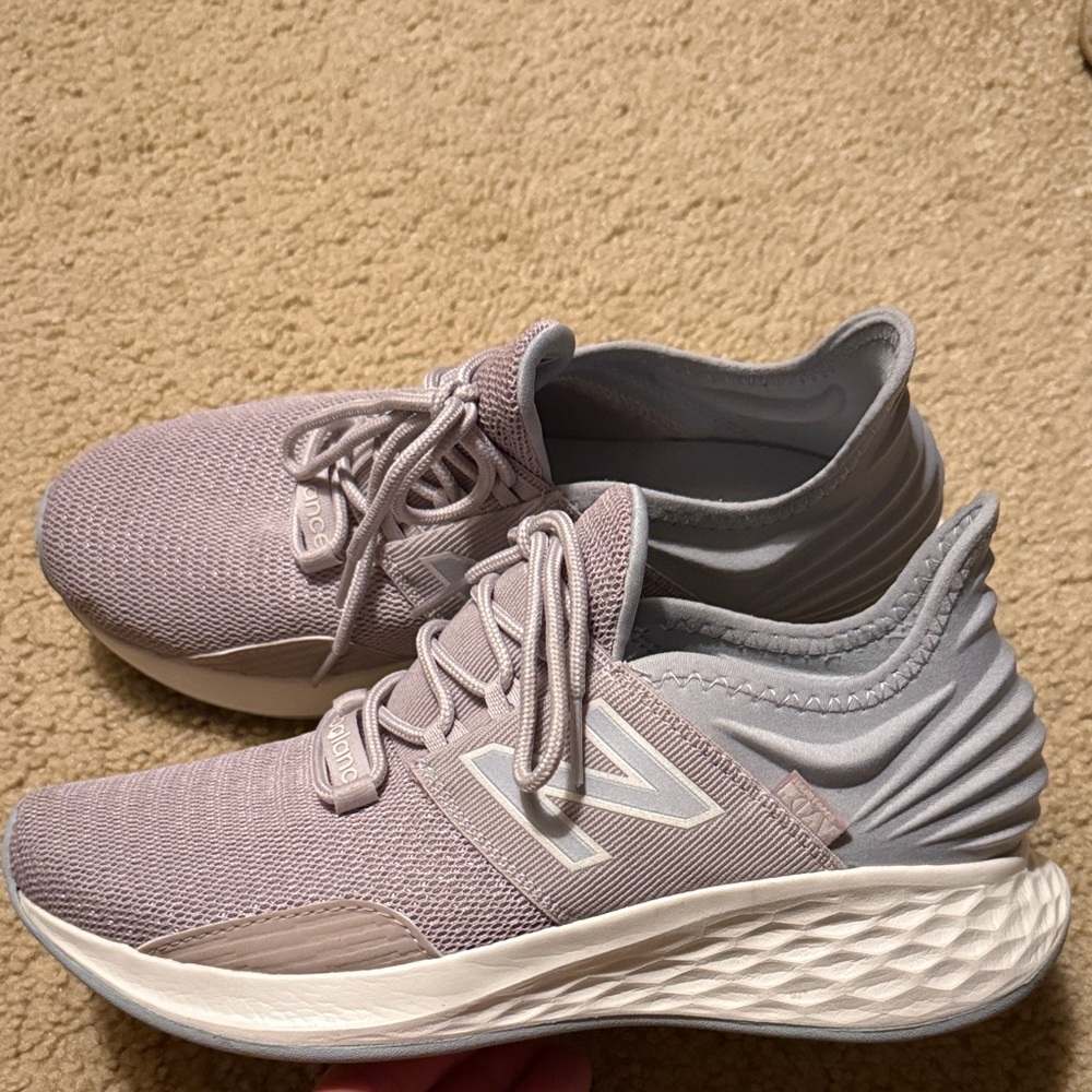 New Balance Roav Fresh Foam Womens 8